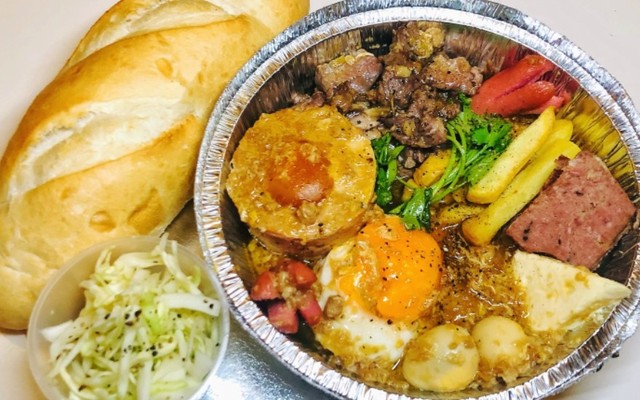 Cục Bột - Bánh Mì Chảo & Bột Chiên - Cách Mạng Tháng 8