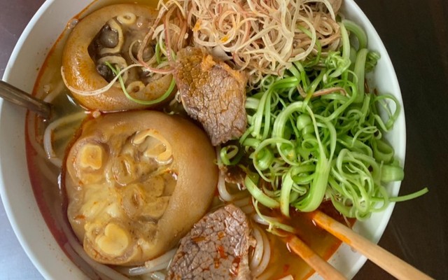 A Béo - Bún Bò & Hủ Tiếu - Song Hành