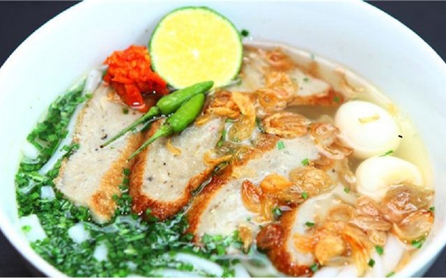 CHỊ TƯ - BÁNH CANH CHẢ CÁ BÌNH ĐỊNH