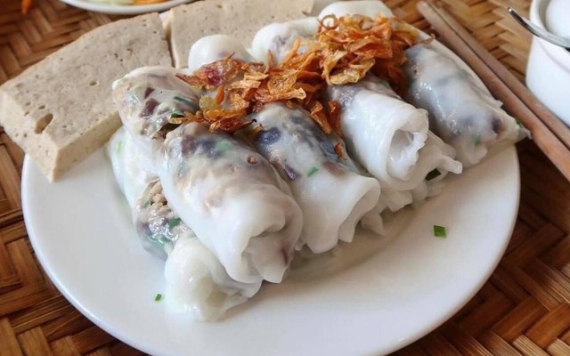 Cô Thoi  - Bánh Cuốn Nóng - Đường 182