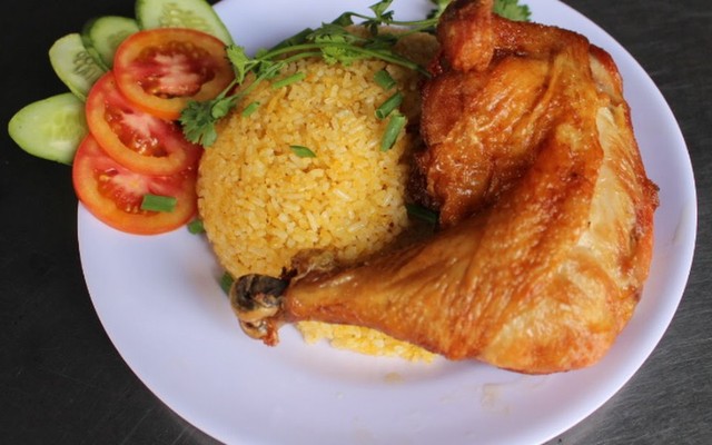 Cô Hiền - Cơm Gà Xối Mỡ & Mì Xào - Nguyễn Văn Nghi