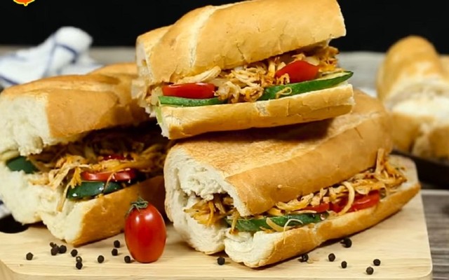 Dì Chín - Bánh Mì & Xôi Mặn - Lê Văn Khương