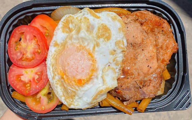 Bếp Hong Kong - Mì Xào Hong Kong - Đội Cung