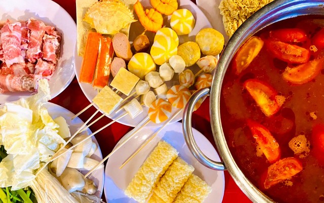 Yum Yum Hotpot - Lẩu Cá & Xiên Que