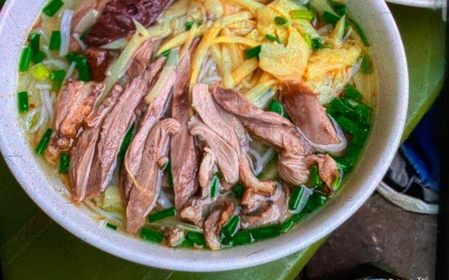 Hồng Ngọc - Phở Bò, Miến Trộn Ngan & Gà