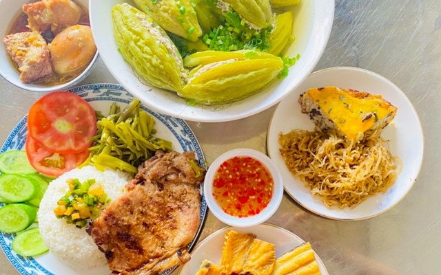 Cơm Tấm Thương - Trần Tấn