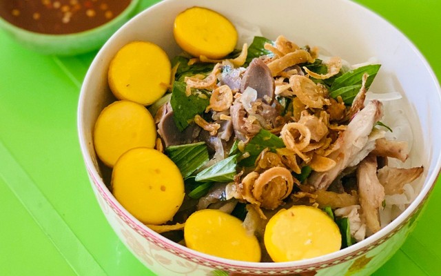 Homemade - Bánh Ướt Lòng Gà - Đường D9