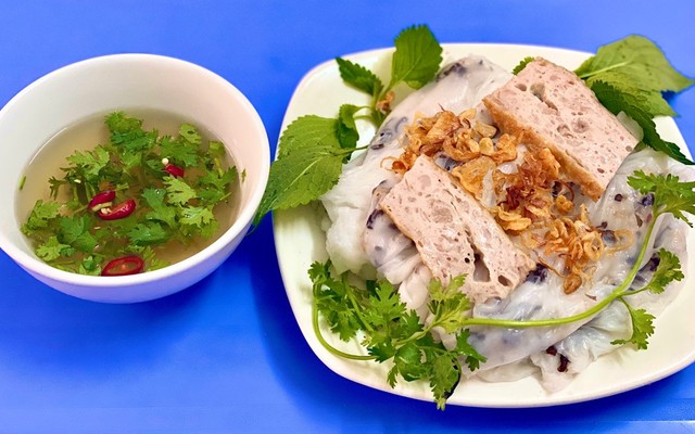 Cô Thuý  - Bánh Cuốn Nóng Gia Truyền - Nam Dư