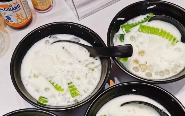 Quán Út Sữa - Chè Dừa Dầm - Bến Vân Đồn