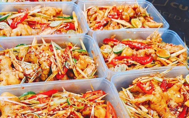 Bếp Mẹ Bơ - Chân Gà Rút Xương Ngâm Xả Tắc - Hoàng Hoa Thám