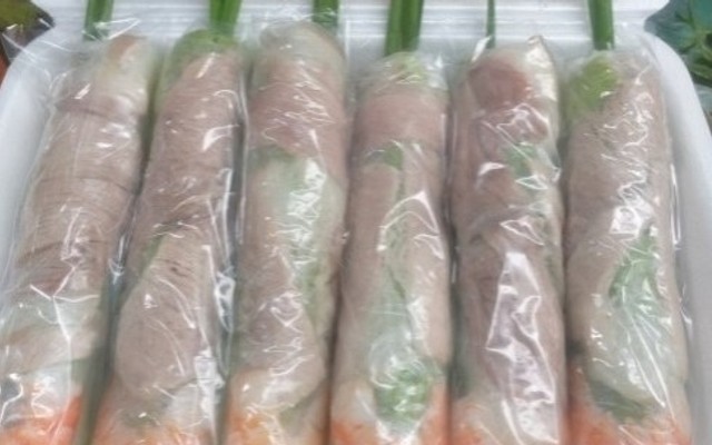 Trang - Gỏi Cuốn Tôm Thịt Tai Heo - Nhật Tảo
