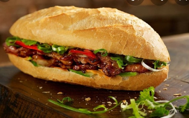 Cô Xuyến 933 - Bánh Mì & Xôi Mặn
