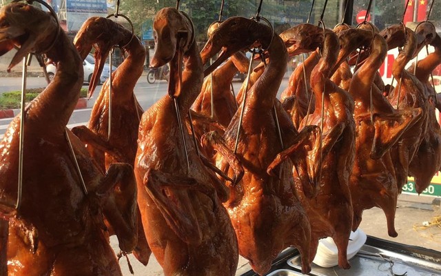 Vịt Quay, Heo Quay, Gà Nướng, Giò Heo Rút Xương Nướng Lá Mắc Mật - Vịt Quay, Heo Quay - Lương Định Của