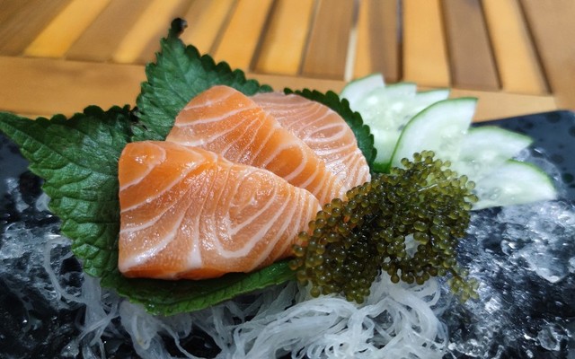 Yoshi Sushi - Đặng Thùy Trâm