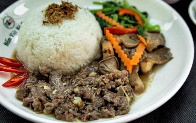 Tùng Chang - Cơm Niêu & Cơm Văn Phòng