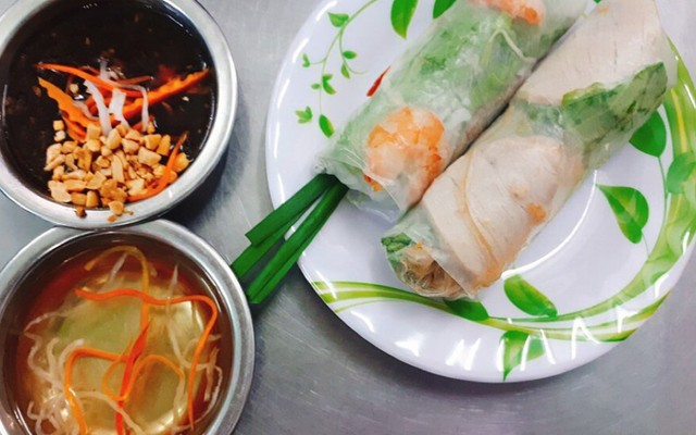 Cô Năm - Gỏi Cuốn, Cháo Lòng - Nguyễn Thị Tú