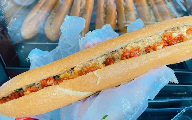 Tư Hải - Bánh Mì Que - Trần Phú