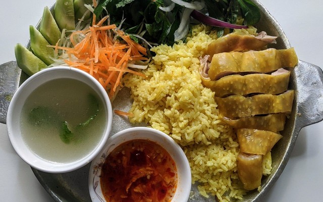 Mái Tơ Quán - Cơm & Gà - Trần Quang Diệu