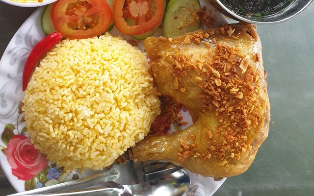 Cơm Gà Mắm Tỏi - Út Dung