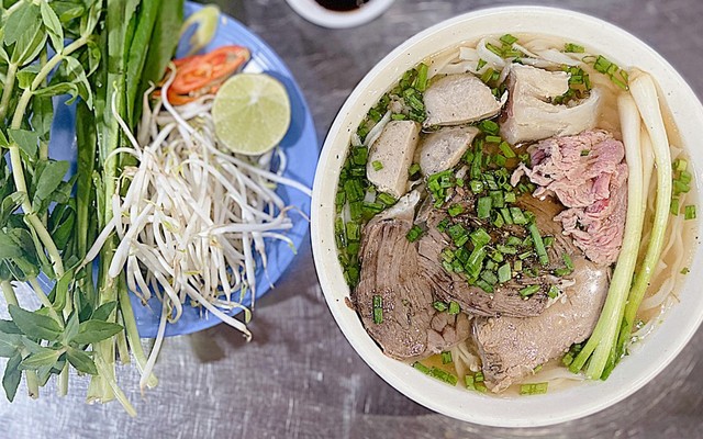 Phở Hồng Công Viên - Phở & Bò Kho - Nguyễn Thị Nhỏ