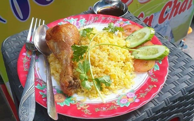 Gấu Cà Ri - Cơm Gà Xối Mỡ - Tuệ Tĩnh