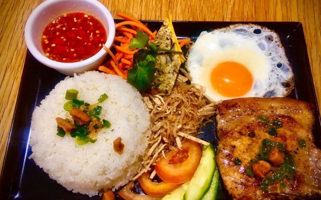 Cơm Tấm Tuấn Em - Cơm Sườn - Bến Vân Đồn