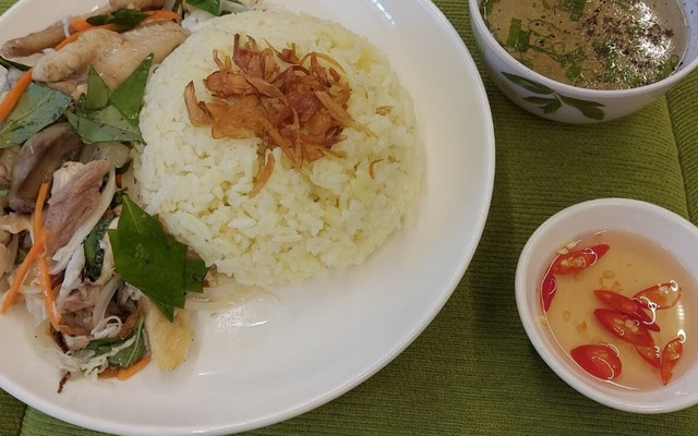Cơm Gà Ta Hội An Cô Liên - Phạm Văn Chí