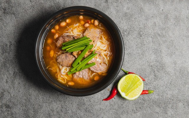 Cô Trinh - Cơm Văn Phòng - Lê Lai