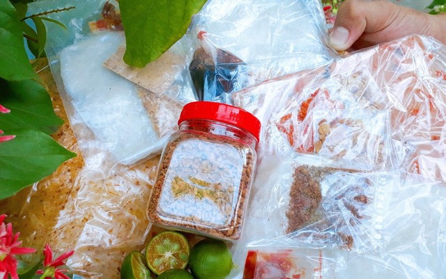 ZiZi - Bánh tráng Tắc Ớt - Nguyễn Mộng Tuân