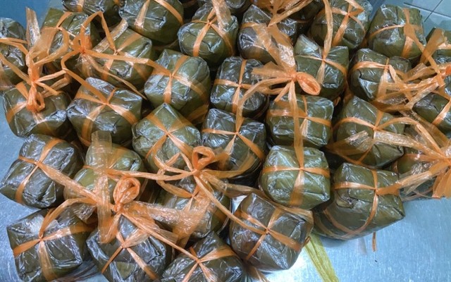 Bánh Ướt Cô Bình - Giò Chả Các Loại