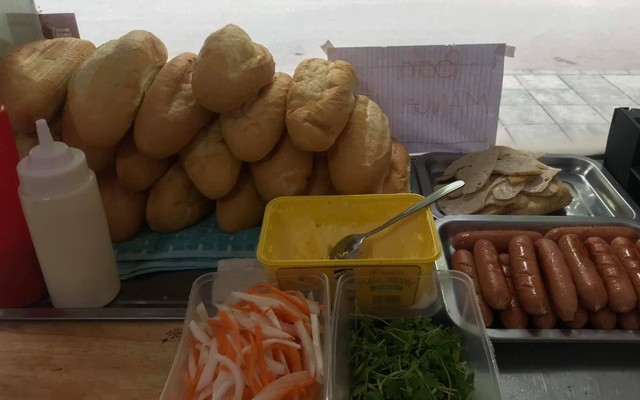 Seven T Bread - Bánh Mì Truyền Thống - Nguyễn Văn Huyên