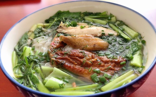 Bánh Canh Cá Rô Quỳnh Côi - Bánh Canh Cá & Gà Tiềm Sâm Rau - 287 Man Thiện