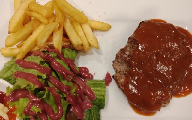 QUÁN ĂN MÓN ÂU TITI - Beefsteak -  Cao Bá Nhạ