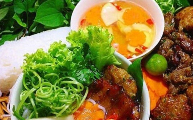 Bún Chả & Bánh Cuốn Nóng - 251 Phố Vọng