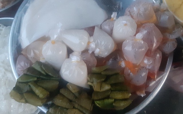 Cô Ba Bánh Bèo - Thức Ăn - 18 Bạch Vân