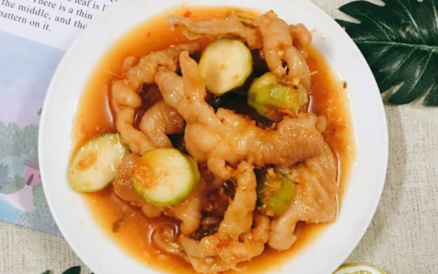 Tiệm Ăn Vặt Mark Ft Ruby - Chân Gà & Bạch Tuộc Sốt - Khuất Duy Tiến