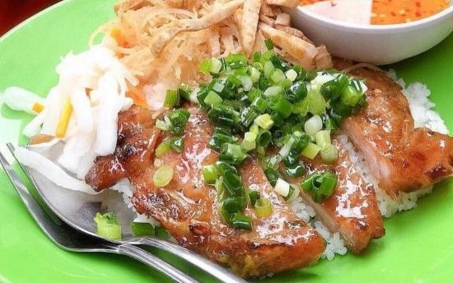 Cơm Tấm Phượng - 25 Ụ Cây