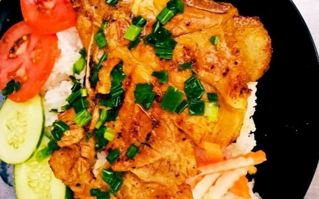 Lẩu Gà Ta & Hải Sản - 14 Ngô Quyền