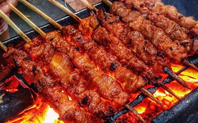 Thịt Xiên Nướng, Bánh Mì Bơ & Mật Ong Hàng Khoai - Ăn Vặt - Tống Duy Tân