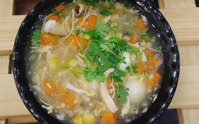 Food & Fresh Juice - Bánh Mì & Bún Riêu - Thái Hà