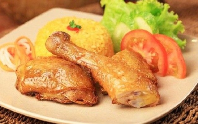 Bà Trùm Cơm Gà Và Ăn Vặt - Cơm Gà & Ăn Vặt - Hoàng Xuân Nhị