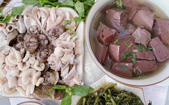 Lòng Lợn Quán Chiến Trúc - Lòng Lợn - Định Công