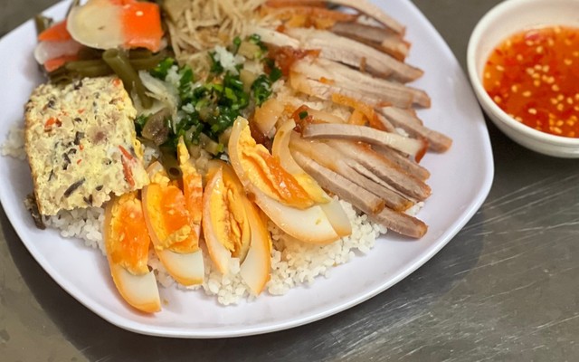 Bếp Cô Linh - Cơm Tấm Long Xuyên - Phan Văn Trị