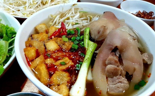 Chú Tám - Hủ Tiếu Cn2 - 125 Lê Văn Thứ