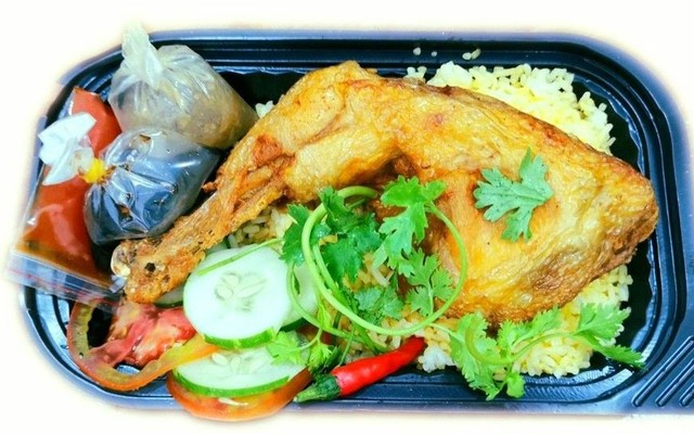 Giòn Giòn - Cơm Gà Xối Mỡ & Gà Rán - Nguyễn Kiệm