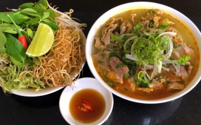 Quán Bún Hồng - 172 Nguyễn Công Trứ