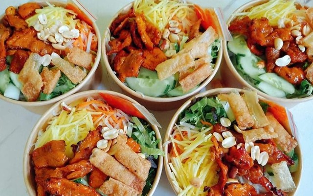 Bếp Thỏ Ngọc - Nem Nướng - Khương Trung