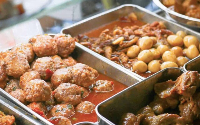 Quán Ăn Cô Sáu - Cơm & Bánh Mì - Đường 46