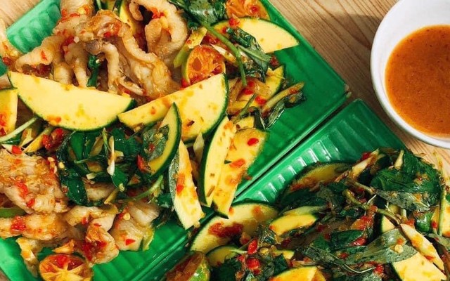 Quán Nhà LU - Chân Gà Sốt Cay