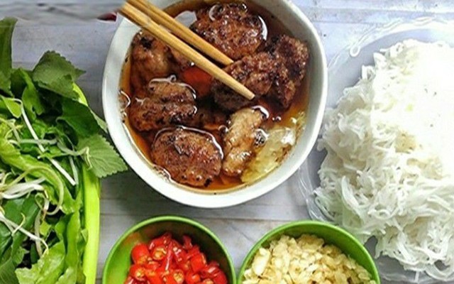 PHỞ GÀ TA, PHỞ TRỘN & BÚN CHẢ - 857 Ngãi Cầu